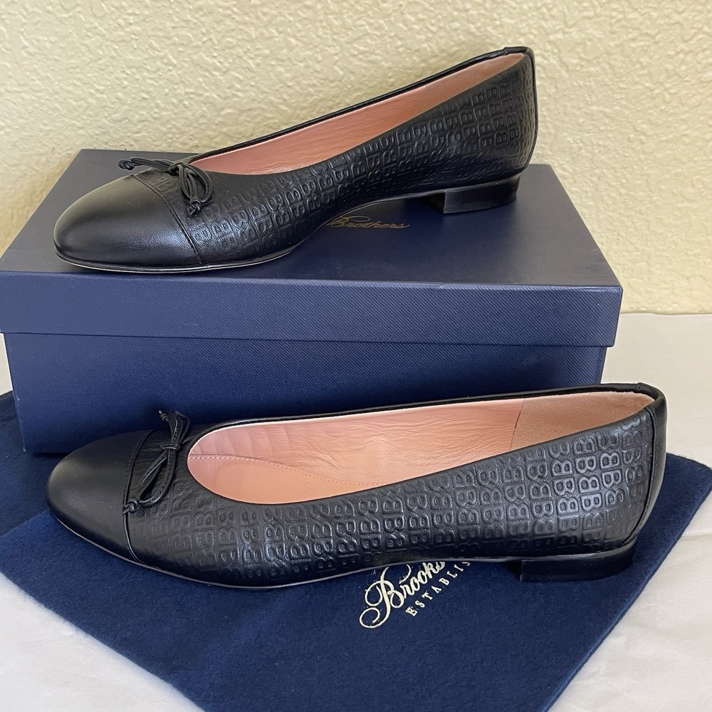 Brooks Brothers Black Leather Ballet Flats Monogram Bow EUC Box Bag Size 9.5